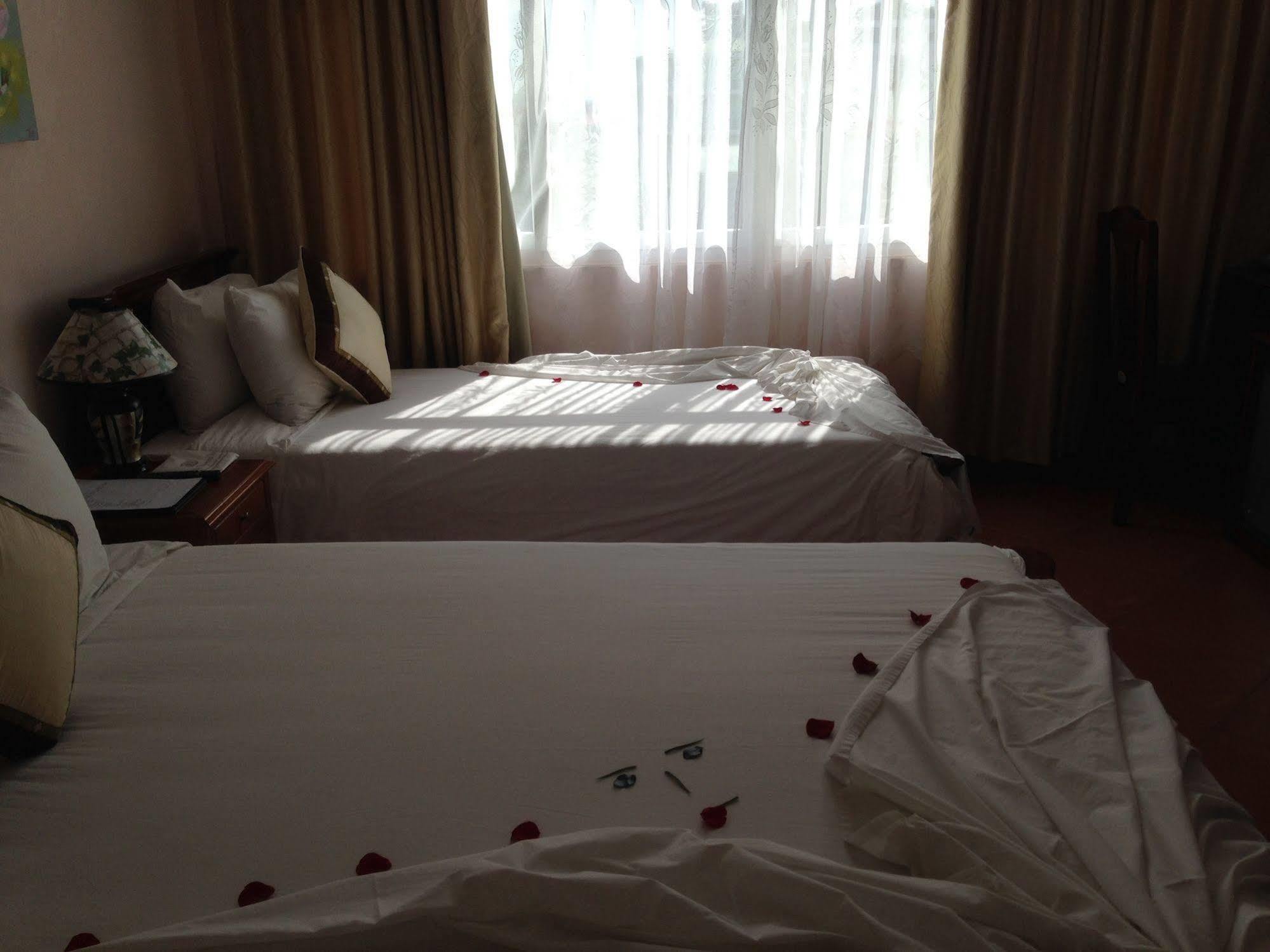 Holiday Diamond Hotel Hué Extérieur photo