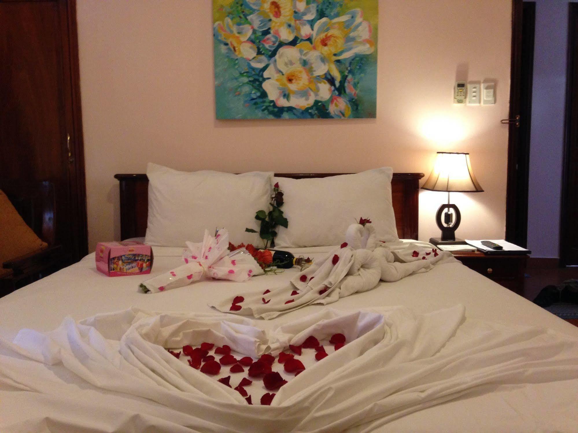 Holiday Diamond Hotel Hué Extérieur photo