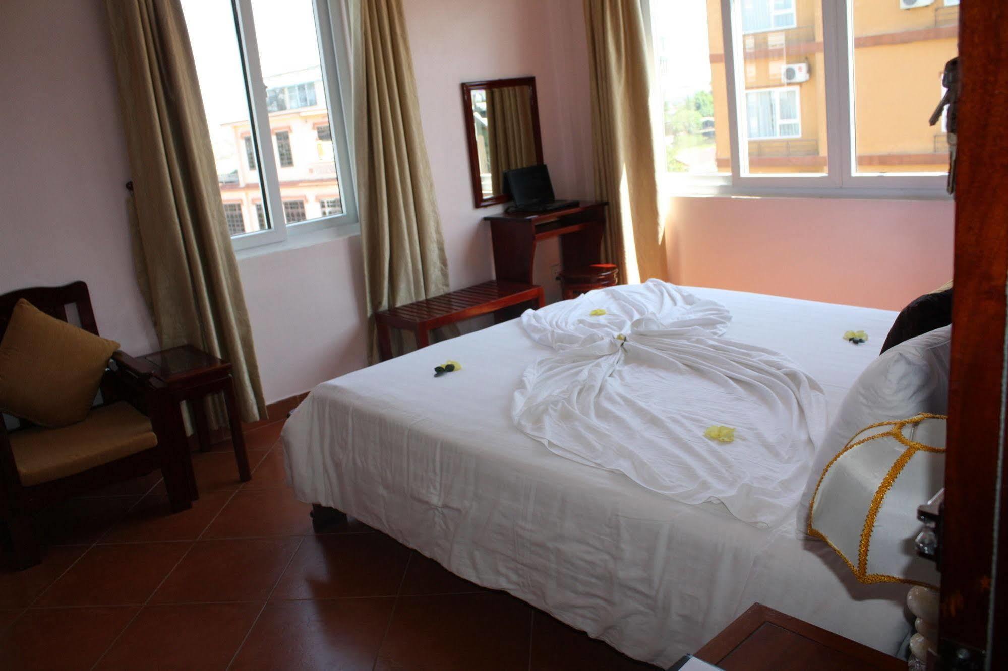 Holiday Diamond Hotel Hué Extérieur photo