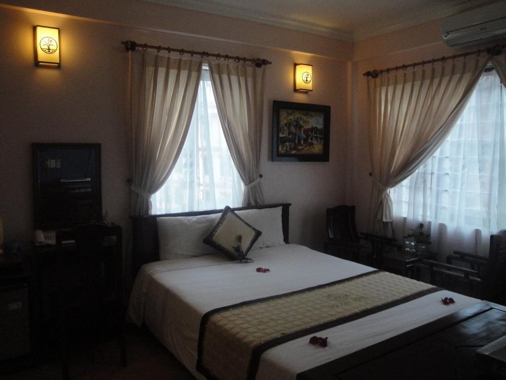 Holiday Diamond Hotel Hué Extérieur photo